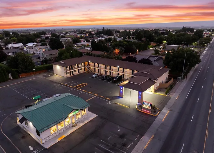 Quincy Inn And Suites